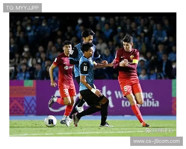 球星与花式足球高手激烈对决 引领足球新潮流的精彩赛事